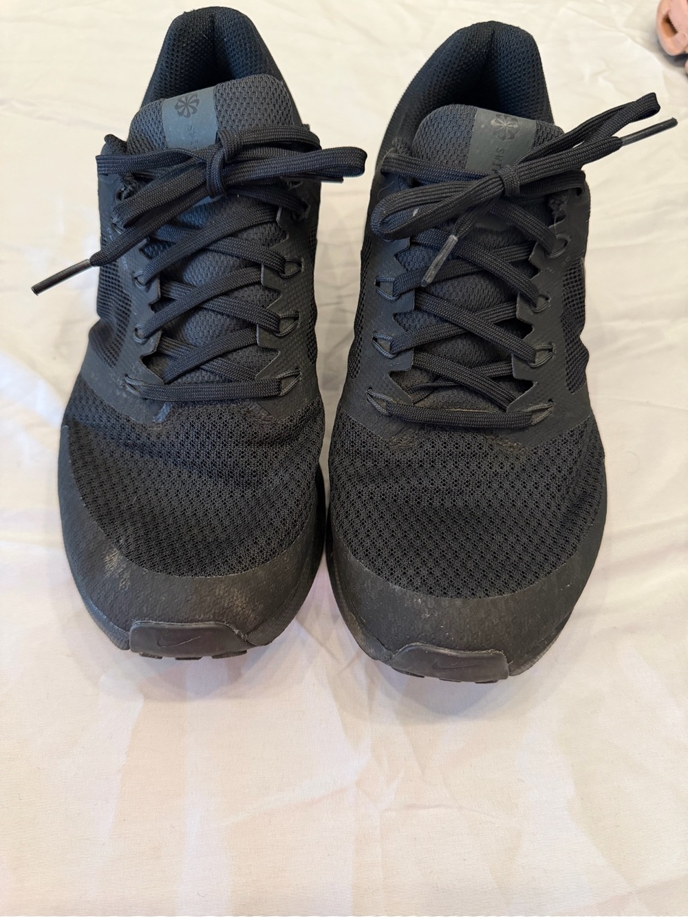 Nike run swift 3 - black - size 8